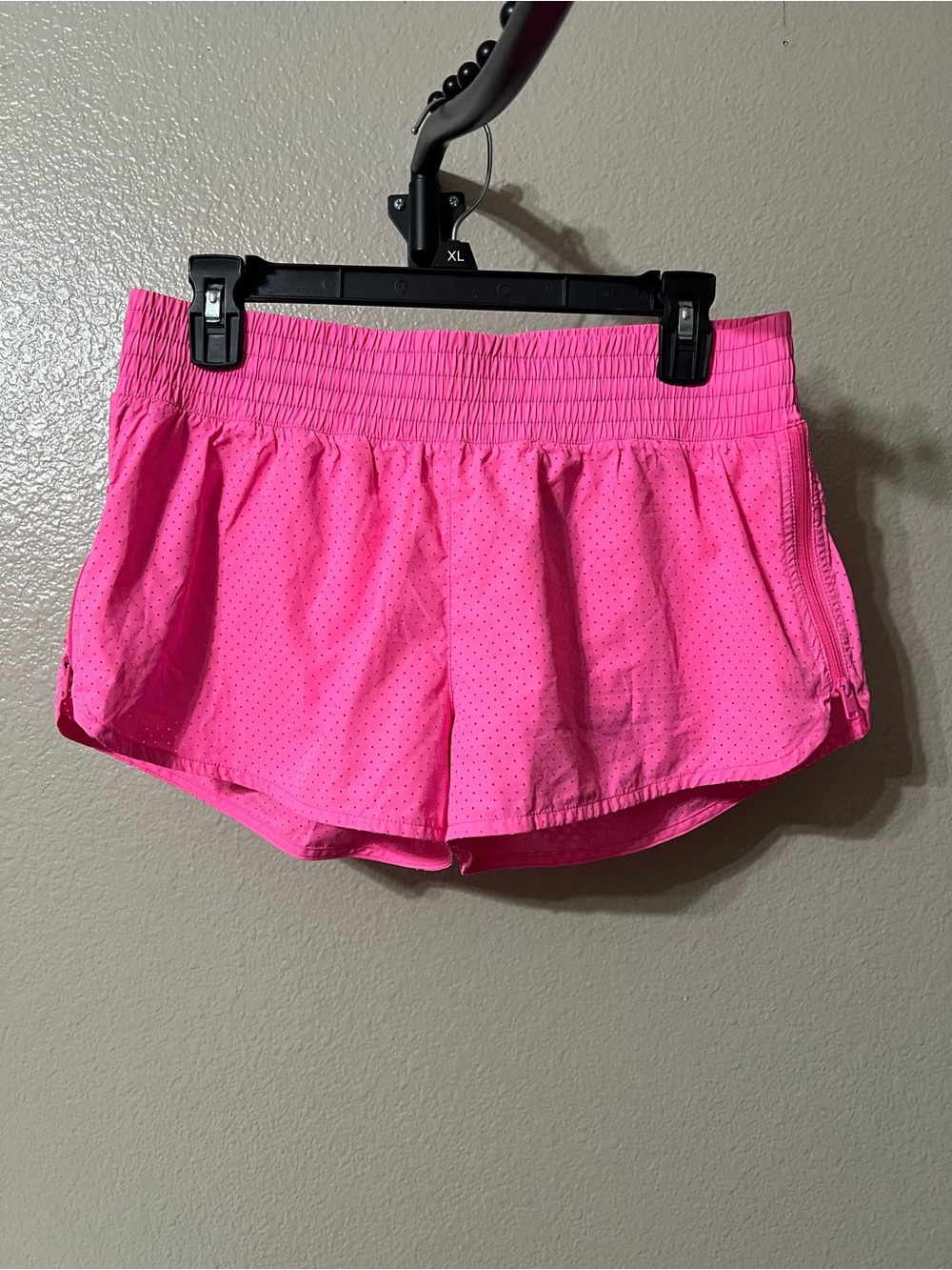 Lorna Jane Hot Pink “zip it” Perforated Athletic Shorts. GUC Sz-Med (no tag)